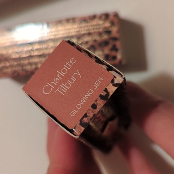 Charlotte Tilbury Hot Lips Lipstick in Glowing Jen - Picture 4 of 8